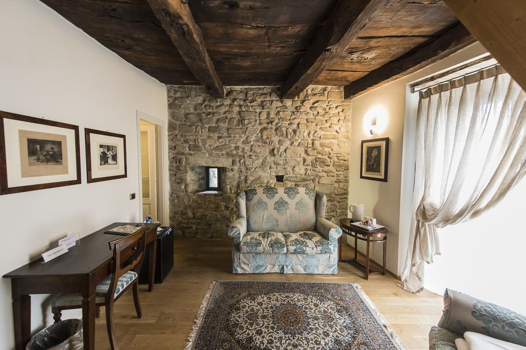 Relais Il Presidio Hotel Oggiono Стая снимка